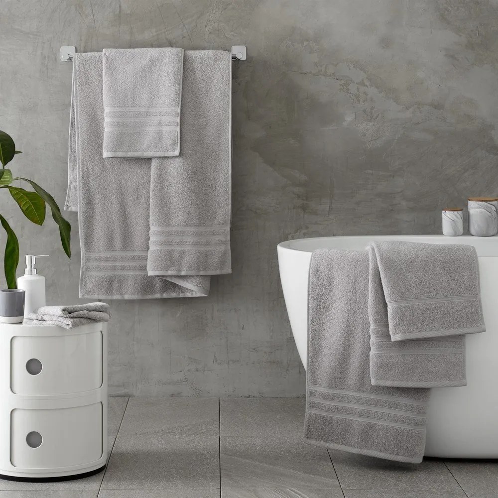 Jasnoszary bawełniany ręcznik kąpielowy frotte 90x140 cm Zero Twist – Catherine Lansfield