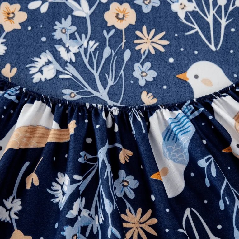 PrzytulneMieszkanie.pl Prześcieradło z mikrofibry DENIM BIRDS niebieskie 90x200 cm