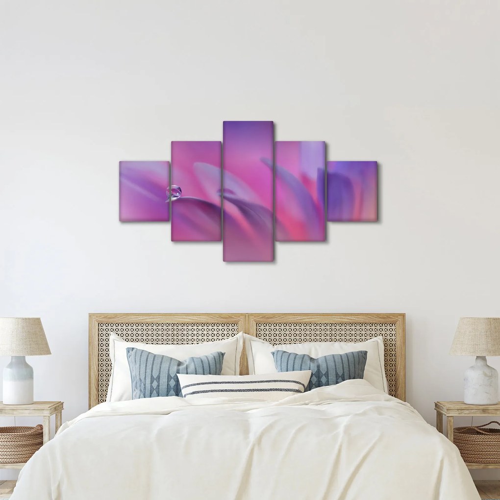 Obraz - Kropla na kwiecie (125x70 cm)