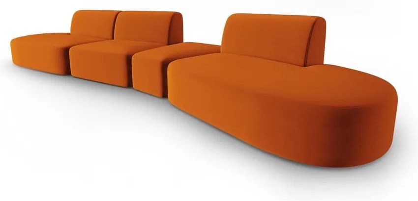 Aksamitna sofa prawostronna w kolorze terakoty 428 cm Paolo – Milo Casa