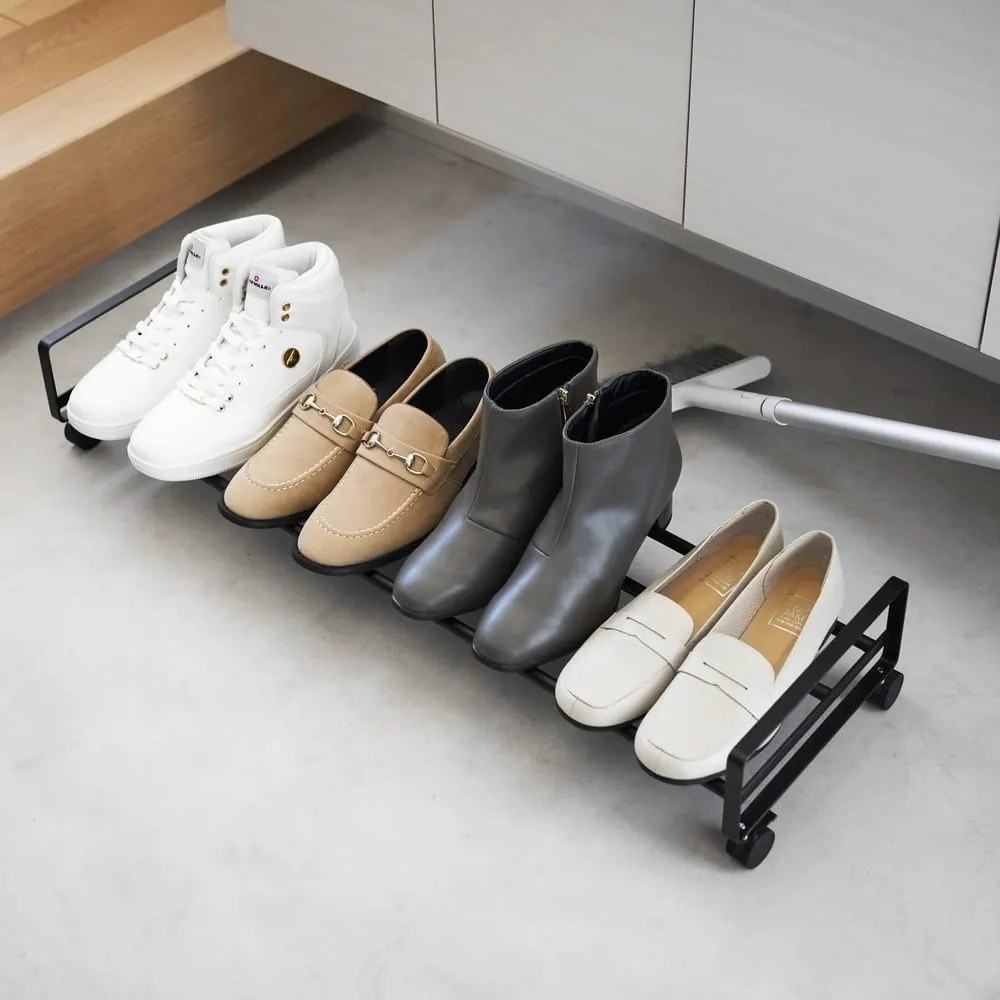 Czarny metalowy regał na buty 83,5x14,5x27,5 cm Tower – YAMAZAKI