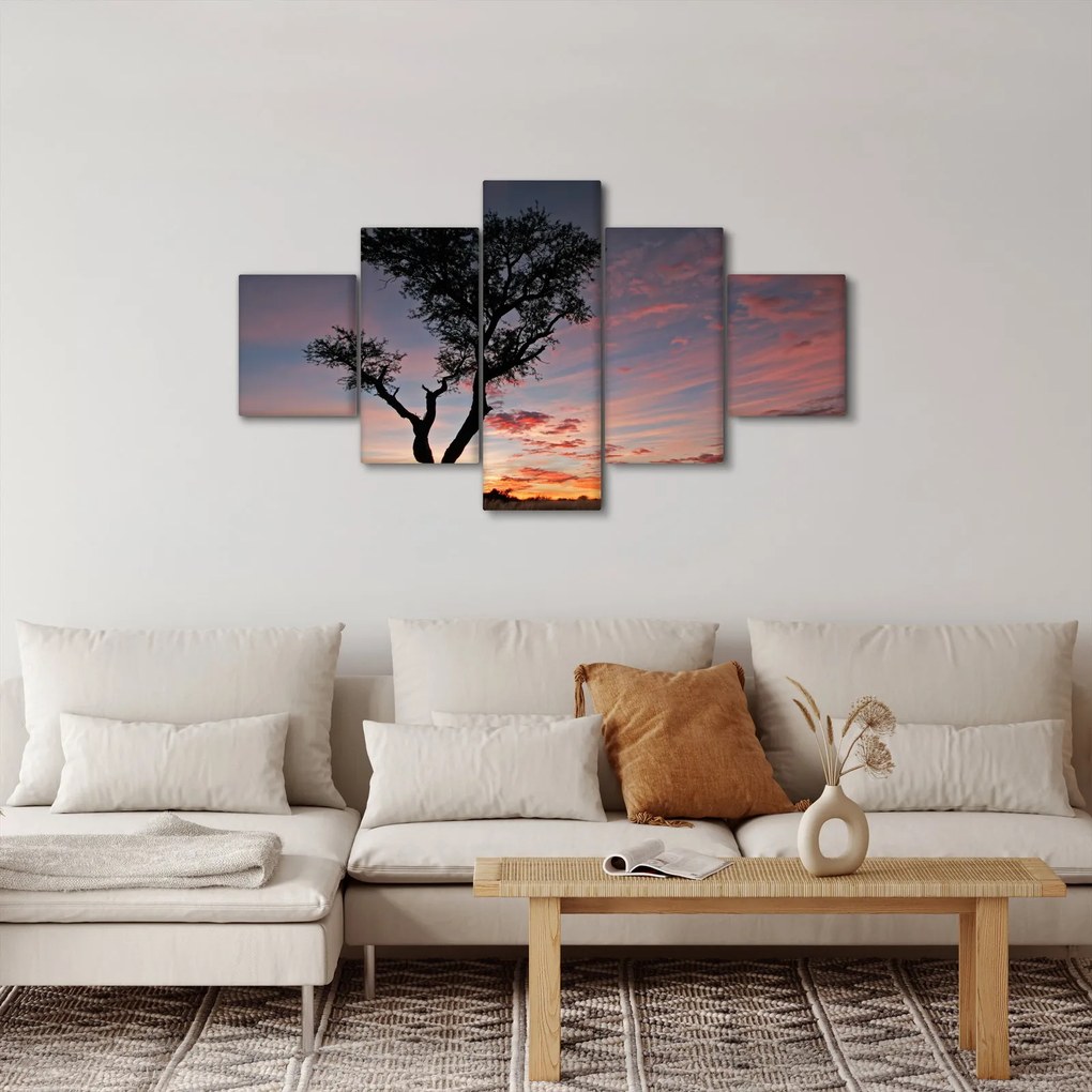 Obraz - Drzewo i czerwonawe odcienie (125x70 cm)