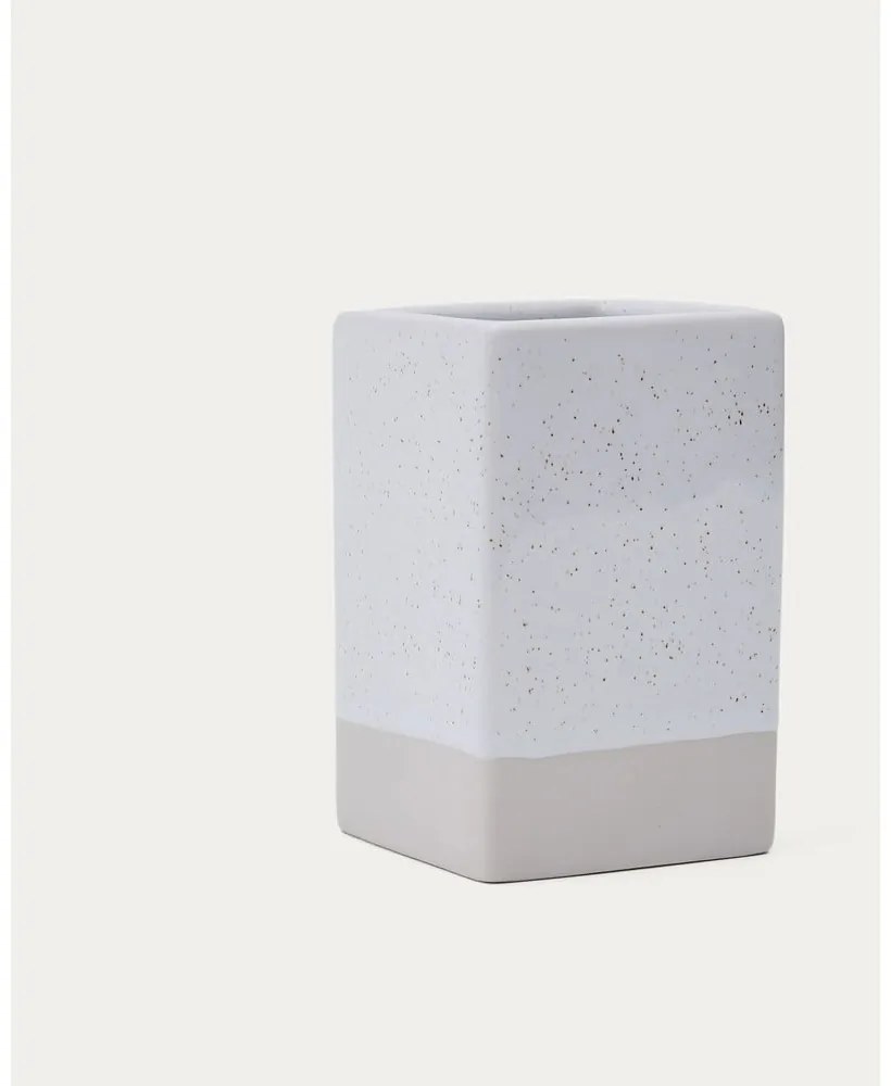 Kremowy ceramiczny kubek na szczoteczki do zębów Careli – Kave Home