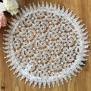 Serwetka z gipiurą Ażurek okrągła biała dekoracyjna - ∅30 cm