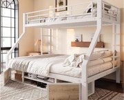Łóżko piętrowe 90x200 cm + 140x200 cm - z półką na buty - przegrody przechowawcze - barierki bezpieczeństwa i drabina - biały