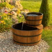 Fontanna ogrodowa - fontanna z dwoma drewnianymi wiaderkami