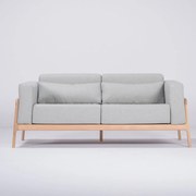 Niebieskoszara sofa z konstrukcją z litego drewna dębowego Gazzda Fawn, 180 cm