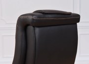 Stylowy skórzany fotel gabinetowy Prestige. Klasyczny fotel do biura. Ekskluzywny design i wysoka jakość. Meble gabinetowe do kancelarii.