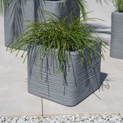 Donica ogrodowa kwadratowa 30 x 30 cm Kubus ryflowana szara PATIO