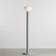 Lampa podłogowa Flo z kloszem o nietypowym kształcie