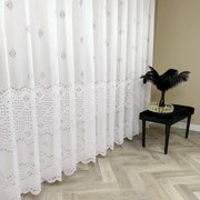 Firana żakard biała z ażurowym wzorem kwiatowy motyw – wys. 250 cm