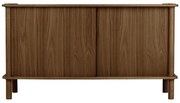 Brązowa komoda z litego drewna dębowego z drzwiami przesuwnymi 135x73,5x48 cm Italic – UMAGE