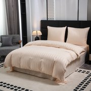 PrzytulneMieszkanie.pl PrzytulneMieszkanie.pl Hotelowa pościel z mikrofibry JASMINE szampański - pasek 2 cm Rozmiar pościeli: 70 x 90 cm | 140 x 220 cm