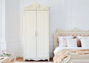 Szafa do sypialni dwudrzwiowa Allure ecru, wymiary 111x241 cm. Szafa dla dziewczynki, szafa do pokoju, zdobiony gzyms i cokół. Meble francuskie La Perle.