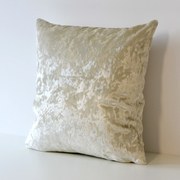 Mieniąca się poszewka w kolorze kości słoniowej Crystal 35