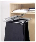 Wysuwany wieszak na spodnie Wenko Wardrobe