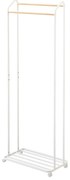 Biały metalowy stojak na ubrania na kółkach Tower – YAMAZAKI