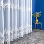 Firana haftowana Grace na bambusowym podkładzie biała wys. 250 cm