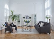 Notting Hill sofa 3-osobowa z funkcją spania i z pojemnikiem na pościel, krawędzie obszyte kedrą. Sofa w stylu modern classic. Sofa do salonu w stylu nowojorskim. Tkanina Matt Velvet, wiele kolorów do wyboru.