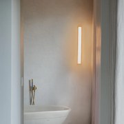 Lampa ścienna do łazienki mosiądz 62 cm z LED IP44 - Cascada Nowoczesny Oswietlenie wewnetrzne
