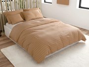 PrzytulneMieszkanie.pl PrzytulneMieszkanie.pl Hotelowa pościel z mikrofibry JASMINE brązowa - pasek 2 cm Rozmiar pościeli: 70 x 90 cm | 140 x 200 cm