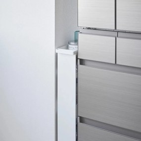 Stalowy regał łazienkowy w matowym białym kolorze 48x80,5 cm Tower – YAMAZAKI