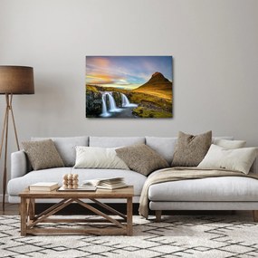 Zdjęcie góry i wodospadów na Islandii (70x50 cm)