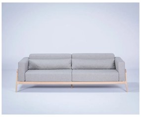 Szara sofa z konstrukcją z litego drewna dębowego Gazzda Fawn Plus, 240 cm