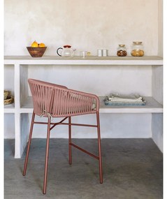 Ogrodowy hoker z plecionką w kolorze terakoty Kave Home Yanet, wys. 85 cm