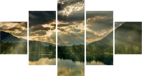 Obraz jeziora, przez które prześwieca słońce (125x70 cm)