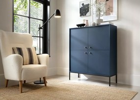 Gerra – elegancka komoda na wysokich metalowych nogach, 4-drzwiowa w kolorze beżowym lub granatowym