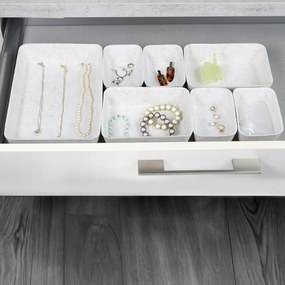 Zestaw filcowych organizerów w różnych rozmiarach