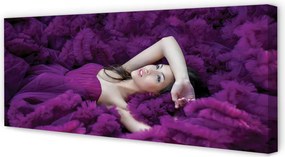 Zdjęcie na płótnie Kobieta w Fioletowym Kolorze