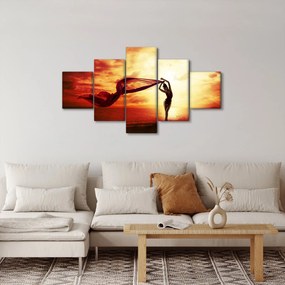 Obraz - Sylwetka kobiety o zachodzie słońca (125x70 cm)
