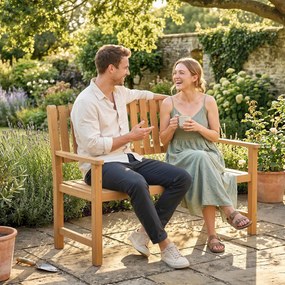 Outsunny Ławka ogrodowa 2-osobowa, odporna na warunki atmosferyczne, drewniana ławka z lamelowym designem i podłokietnikami, do 320 kg, 112 x 64 x 92 cm, naturalne drewno | Aosom PL