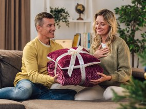 KOC I PODUSZKA WARM HUG LILAK OMBRE 130x190 cm liliowy