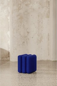 Niebieski wełniany puf Radd – noo.ma