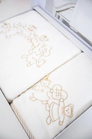 Podarunkowy zestaw ręczników dla dzieci FAMILY, 2 szt Śmietankowy /  Niebieski haft Zestaw (ręcznik 50x90cm, ręcznik 70x130cm)