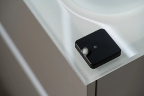 Szafka pod umywalkę NEO 60 cm biały połysk z oświetleniem LED KROFAM