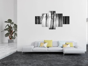 Obraz - Wilk w ciemnym lesie (125x70 cm)
