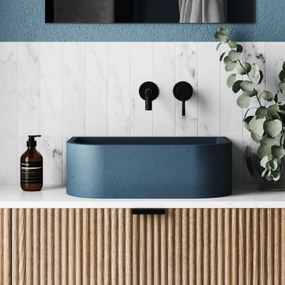 Umywalka betonowa półokrągła wisząca / nablatowa bez otworu na baterię 49 x 30 cm PALANGA | różne kolory : Kolor - Niebieski denim, Typ montażu - nablatowa