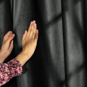 Ciemnoszara aksamitna zasłona częściowo zaciemniająca (dimout) 140x270 cm Eyelets – Restilo