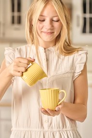Żółty ceramiczny kubek z rowkami MYNTE LEMONADE