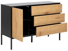 Czarno-naturalna niska komoda w dekorze dębu 120x82 cm Seaford – Actona
