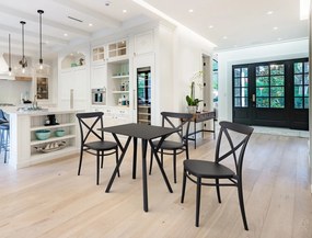Kwadratowy stół do kawiarni i jadalni Max Table 70