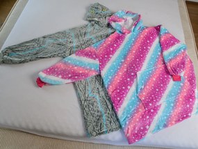 Koc bluza z baranka z rękawami i kapturem AURORA kolorowa