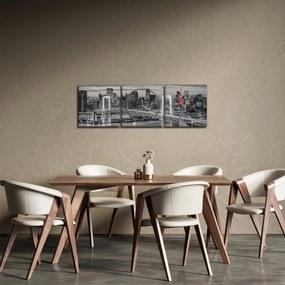 Obraz - Duże miasto z czerwoną wieżą (z zegarem) (90x30 cm)