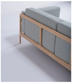 Niebieskoszara sofa z konstrukcją z litego drewna dębowego Gazzda Fawn, 210 cm