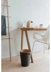 Ciemnoszary drewniany kosz na śmieci 7,5 l Woodrow – Umbra