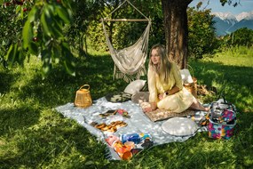 Beżowy fotel wiszący PALAK